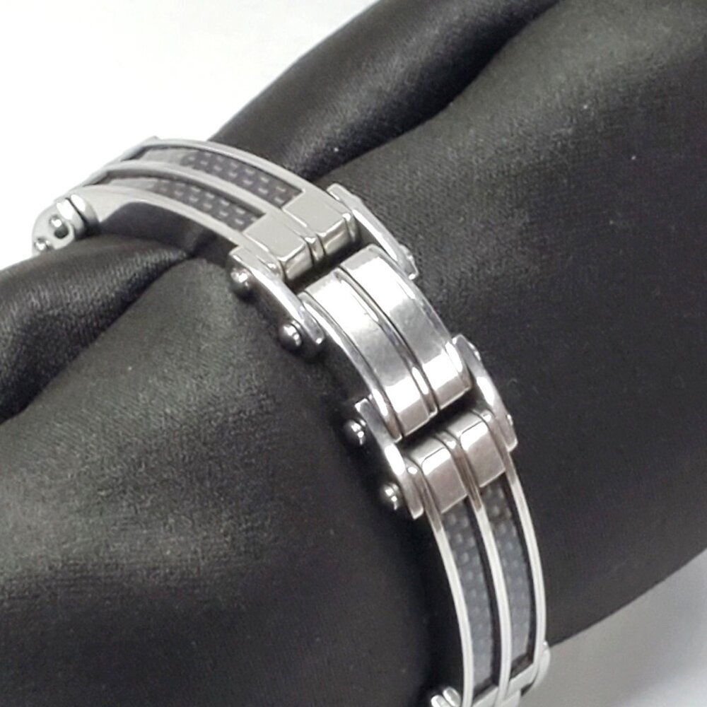 Mens Stainless Steel Bracelet With Black Carbon Fiber Inlay 8.25" - Picture 7 of 7